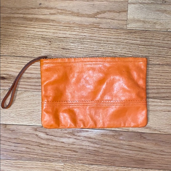 Banana Republic Handbags - Banana Republic Leather Wristlet